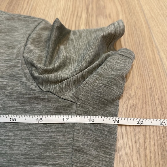 Patagonia Capilene Daily Women's Crew Neck T Shirt Size Medium. Mountain Print - Picture 5 of 7